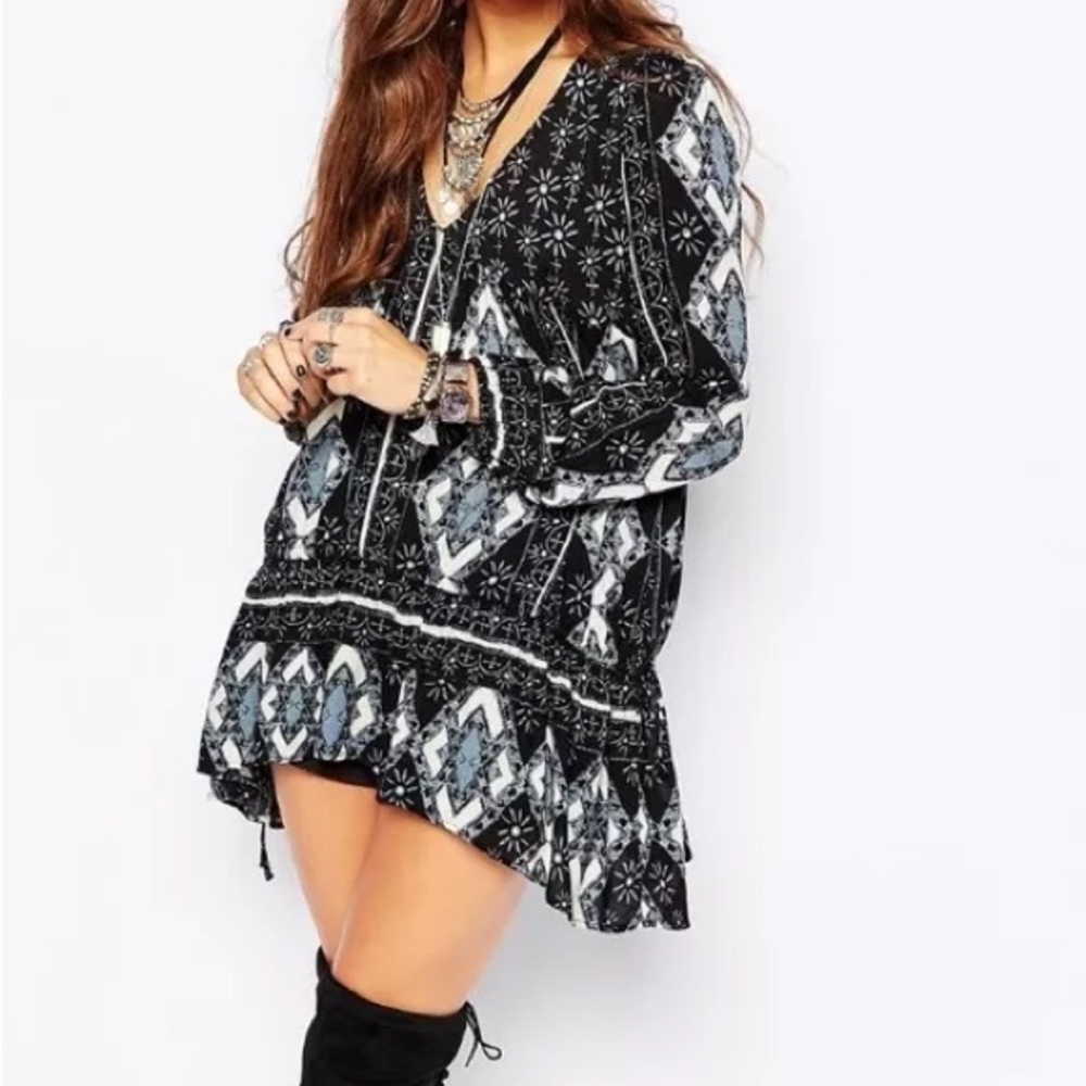 Free People Women's 60's Down by the Bay Tunic in Black & Blue